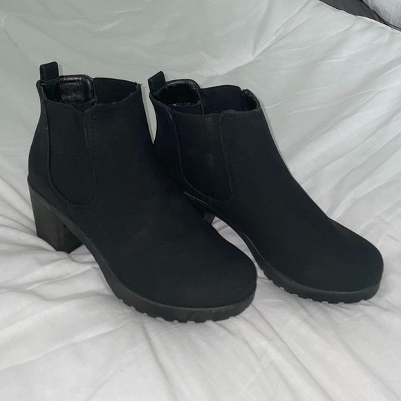 Krush Black Chunky Cleated Chelsea Boots - Picture 3 of 9